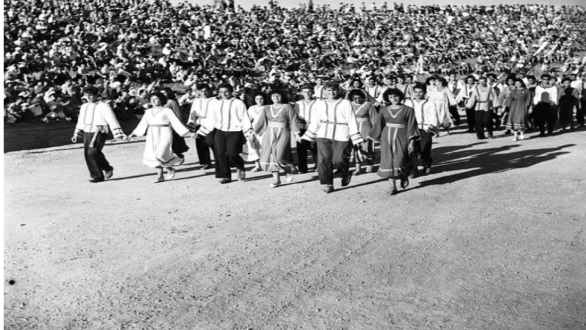  אוסף התצלומים של יהודה איזנשטארק: תהלוכת משלחת ישראל בטקס פתיחת "מכביה", רמת גן, 1953 [ארכיון המדינה]